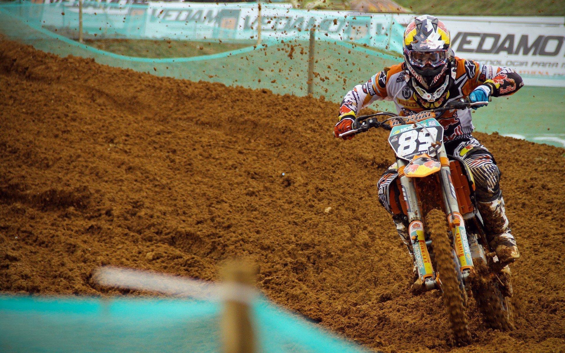 法甲积分榜新格局,摩纳哥主场憾负里昂,尼斯平局稳中求进,里尔失利跌出前列;雷恩异军突起,曼联系球员闪耀赛场