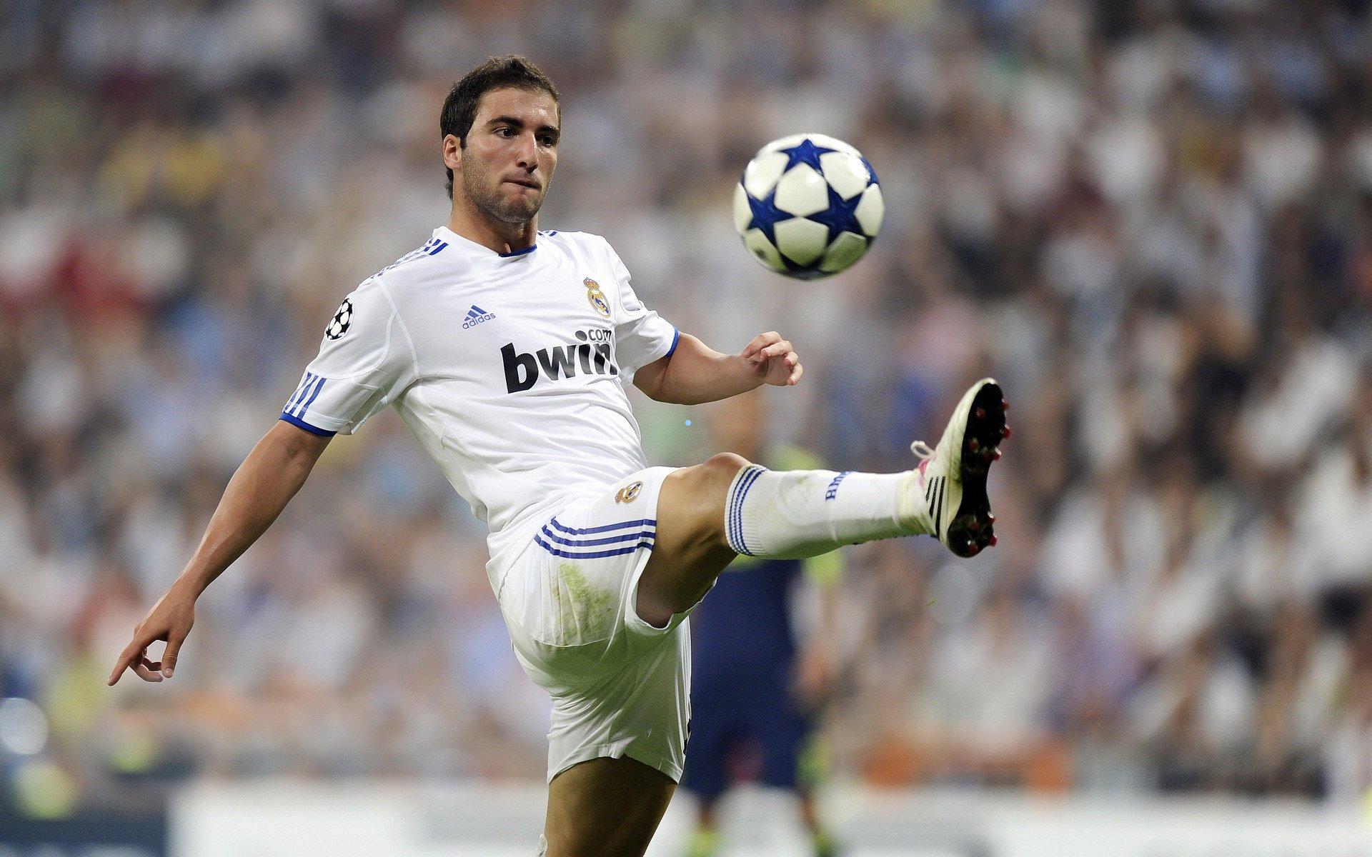 尤文图斯续约麦肯尼疑云重重，父亲发声驳斥不实传闻